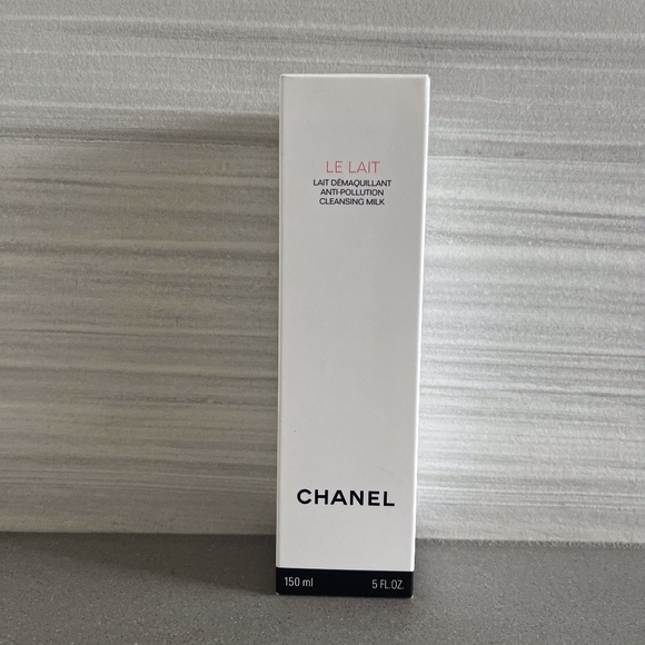 Chanel Le Lait Anti Pollution Cleansing Milk - Picture 1 of 2